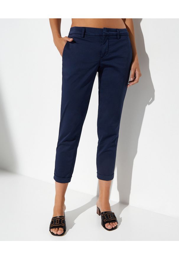 FAY - Granatowe spodnie typu chino. Okazja: na co dzień. Kolor: niebieski. Materiał: bawełna, elastan. Styl: casual, elegancki