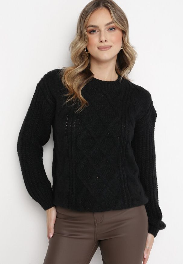 Born2be - Czarny Sweter z Ozdobnym Splotem Pogaria. Okazja: na co dzień. Kolor: czarny. Materiał: jeans. Wzór: ze splotem. Styl: elegancki, casual