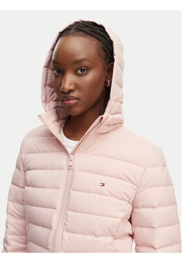 TOMMY HILFIGER - Tommy Hilfiger Kurtka przejściowa WW0WW47753 Różowy jasny Slim Fit. Kolor: różowy. Materiał: syntetyk