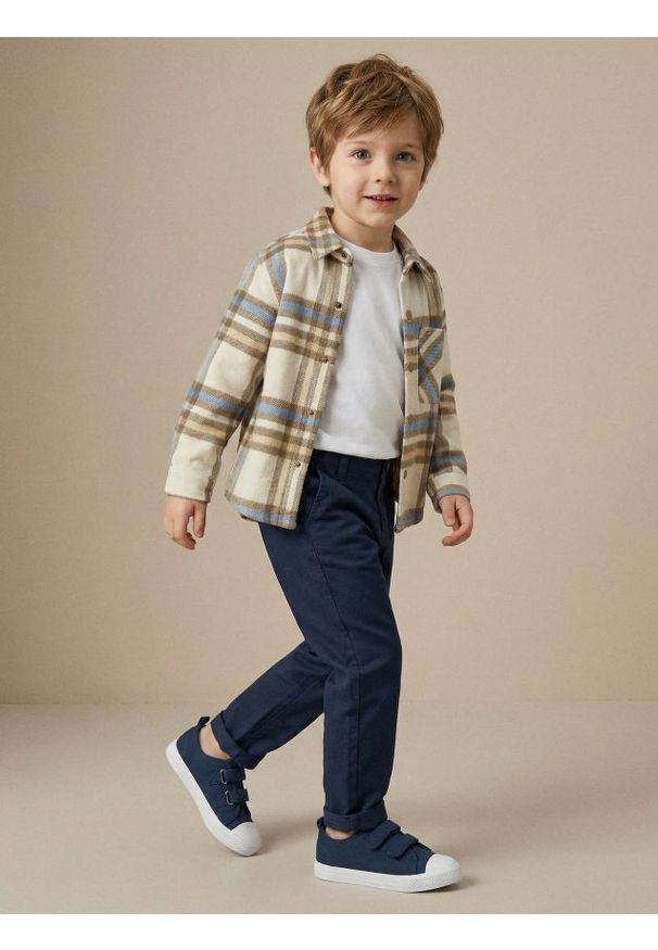 Sinsay - Spodnie typu chinos z elastycznym pasem - granatowy. Kolor: niebieski