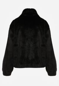 Born2be - Czarna Futrzana Kurtka Ozdobiona Kieszeniami Vetilina. Okazja: na co dzień. Kolor: czarny. Materiał: futro. Wzór: aplikacja. Styl: casual, elegancki #2