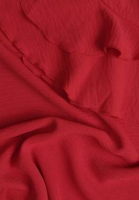 Renee - Czerwona Rozkloszowana Sukienka z Falbankami przy Rękawach Wiązana w Talii Paskiem Rissada. Okazja: na imprezę. Typ kołnierza: kołnierz z falbankami. Kolor: czerwony. Typ sukienki: rozkloszowane #4