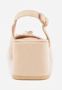 Renee - Beżowe Sandały Vices na Słupku Slingback ze Skórzaną Wkładką i Cyrkoniami Nimirune. Okazja: na co dzień. Zapięcie: sprzączka. Kolor: beżowy. Materiał: skóra. Wzór: aplikacja. Obcas: na słupku. Styl: casual. Wysokość obcasa: średni #9