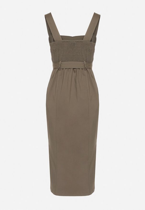 Born2be - Ciemnozielona Dopasowana Sukienka z Wiskozą z Rozcięciami i Paskiem z Klamrą Mepelle. Okazja: na co dzień. Typ kołnierza: dekolt kwadratowy. Kolor: zielony. Materiał: wiskoza. Typ sukienki: dopasowane. Styl: klasyczny, casual, elegancki