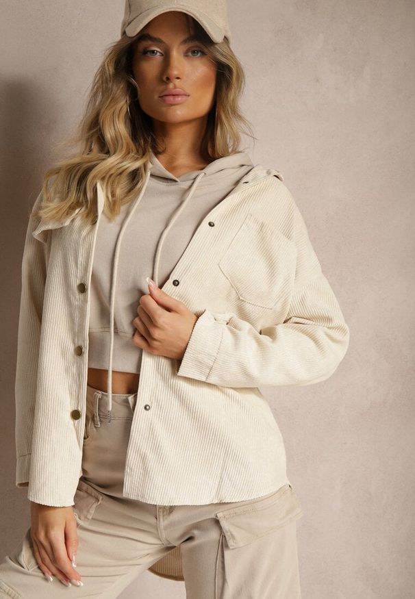 Renee - Jasnobeżowa Klasyczna Koszula Sztruksowa Nevettis. Kolor: beżowy. Materiał: sztruks. Styl: klasyczny