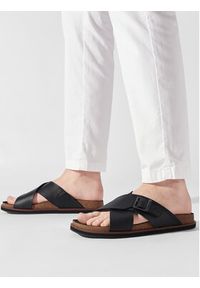 Timberland Klapki Amalfi Vibes Cross Slide TB0A2B65015 Czarny. Kolor: czarny. Materiał: skóra #9