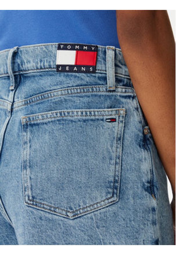 Tommy Jeans Szorty jeansowe DW0DW22691 Niebieski jasny Regular Fit. Kolor: niebieski. Materiał: bawełna