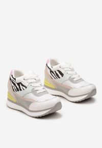 Born2be - Białe Sneakersy z Kolorowymi Wstawkami na Ukrytym Koturnie Eirlys. Kolor: szary. Wzór: kolorowy. Obcas: na koturnie #6