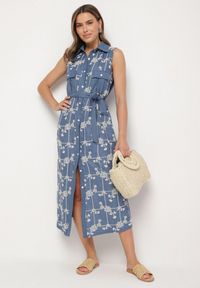 Born2be - Niebieska Sukienka Bez Rękawów o Koszulowym Kroju z Paskiem Zdobiona Haftem Fodarela. Okazja: na co dzień. Kolor: niebieski. Długość rękawa: bez rękawów. Wzór: aplikacja, haft. Sezon: lato. Typ sukienki: koszulowe. Styl: klasyczny, casual, elegancki #2