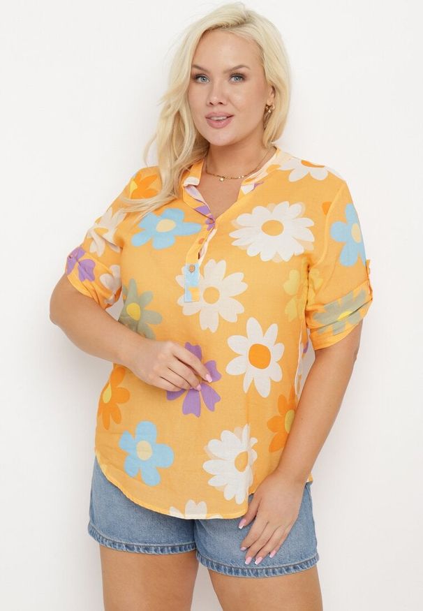 Born2be - Pomarańczowa Wiskozowa Koszula Zapinana na Guziki z Rękawem Długości 3/4 i Wzorem w Kwiaty Xebbia. Okazja: na spotkanie biznesowe, do pracy, na co dzień. Kolor: pomarańczowy. Materiał: wiskoza. Wzór: kwiaty. Styl: casual, biznesowy