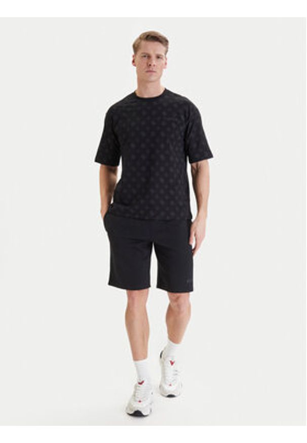 Guess T-Shirt Z6GI07 K2852 Czarny Relaxed Fit. Kolor: czarny. Materiał: bawełna