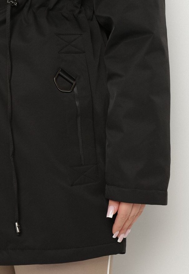 Born2be - Czarna Kurtka Dwustronna Parka z Kapturem Lannaria. Typ kołnierza: kaptur. Kolekcja: plus size. Kolor: czarny. Wzór: gładki