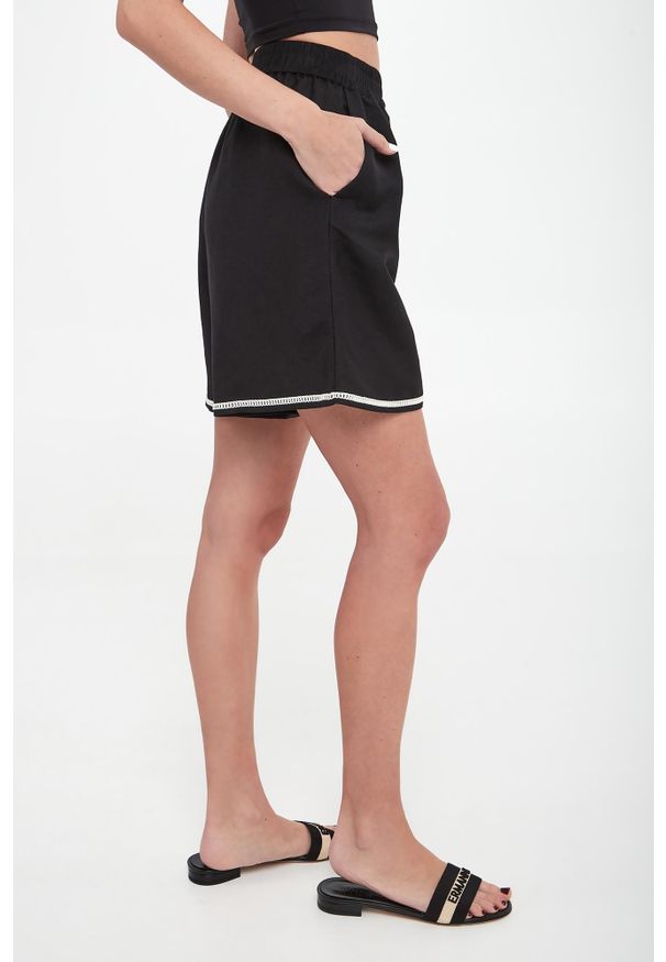Twinset U&B - Szorty damskie lniane TWINSET U&B. Materiał: len