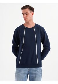 Ombre Clothing - Bluza męska z ozdobnymi zamkami z przodu – granatowa V2 - Rozmiar: M. Okazja: na co dzień. Kolor: niebieski. Materiał: dresówka, poliester, bawełna. Wzór: aplikacja. Styl: casual #5