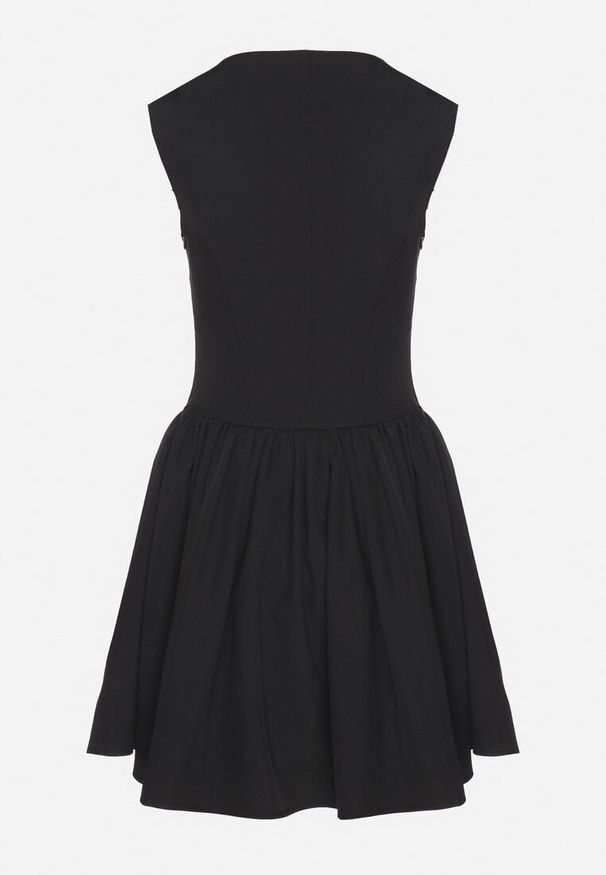 Born2be - Czarna Rozkloszowana Sukienka Ozdobiona Kwadratowym Dekoltem Halelira. Okazja: na co dzień. Typ kołnierza: dekolt kwadratowy. Kolor: czarny. Wzór: aplikacja. Typ sukienki: rozkloszowane, proste. Styl: klasyczny, casual, elegancki