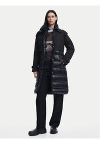 Desigual Płaszcz zimowy Estocolmo 24WWEW92 Czarny Regular Fit. Kolor: czarny. Materiał: syntetyk. Sezon: zima