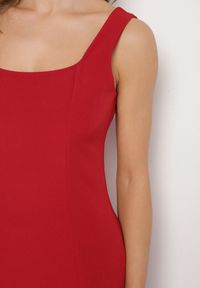 Born2be - Bordowa Klasyczna Sukienka o Rozkloszowanym Kroju Delure. Okazja: na imprezę. Typ kołnierza: dekolt kwadratowy. Kolor: czerwony. Wzór: aplikacja. Styl: klasyczny #2