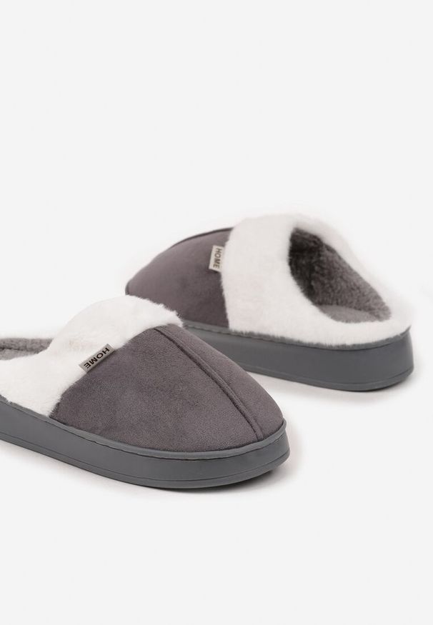 Born2be - Szare Kapcie Wsuwane Vices Zdobione Futerkiem Eleavella. Okazja: do domu, na co dzień. Zapięcie: bez zapięcia. Kolor: szary. Materiał: futro. Wzór: aplikacja. Obcas: na obcasie. Styl: casual. Wysokość obcasa: niski