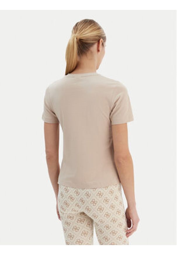 Guess T-Shirt V6RI20 J1314 Beżowy Regular Fit. Kolor: beżowy. Materiał: bawełna