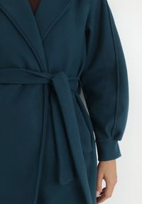 Born2be - Niebieski Płaszcz z Wiązanym Paskiem i Bufiastym Rękawem Imgrucu. Typ kołnierza: kołnierzyk stójkowy. Kolor: niebieski. Materiał: tkanina, jeans. Długość: długie. Sezon: wiosna, jesień #5