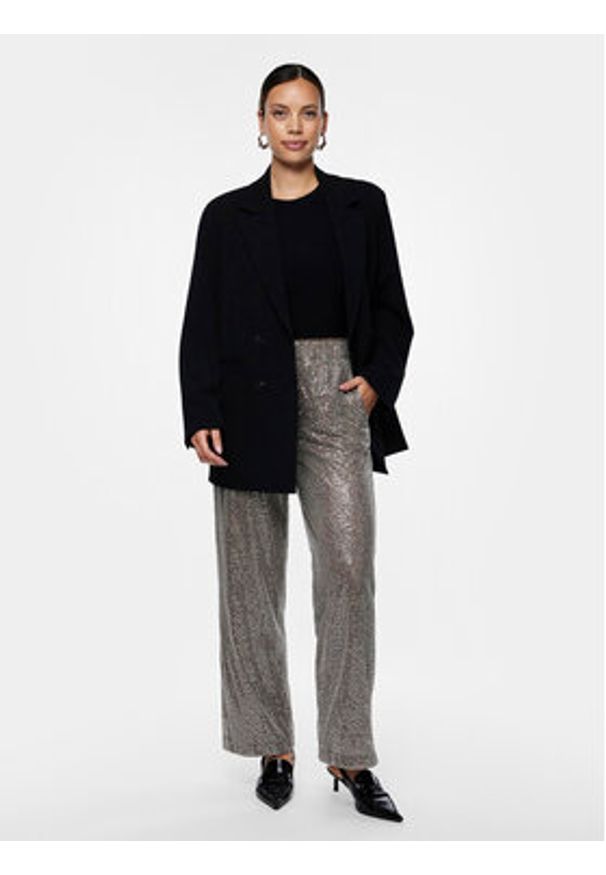 YAS Spodnie materiałowe 26032755 Srebrny Regular Fit. Kolor: srebrny. Materiał: syntetyk