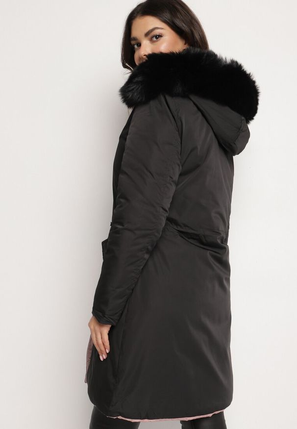 Born2be - Czarno-Różowa Dwustronna Kurtka Parka z Odpinanym Kapturem i Kołnierzem Liocea. Okazja: na co dzień. Kolor: czarny. Materiał: jeans. Wzór: aplikacja. Styl: elegancki, casual