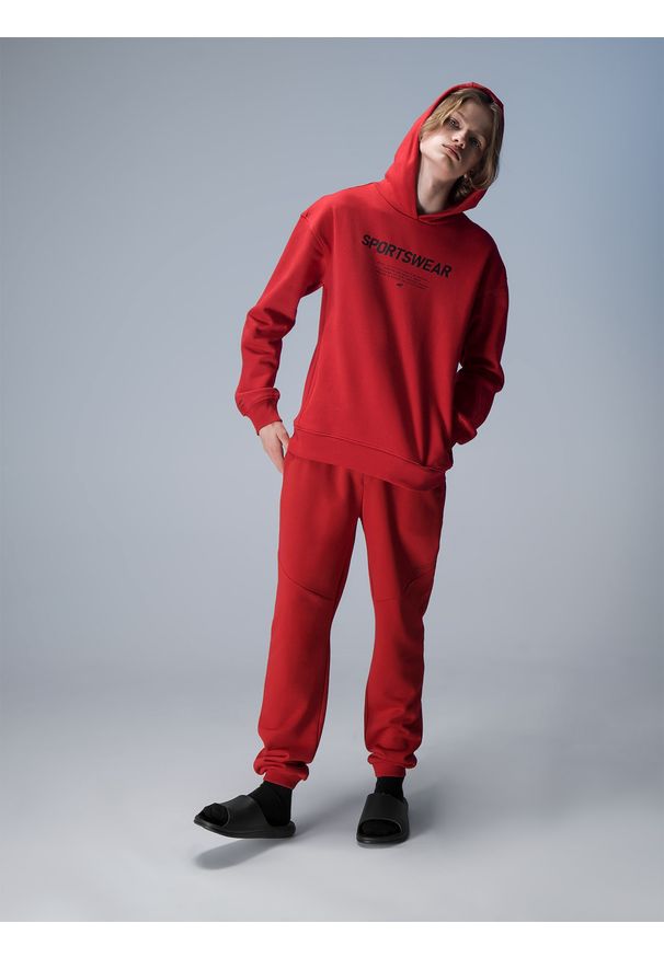 4F JUNIOR - Spodnie dresowe joggery chłopięce. Kolor: czerwony. Materiał: dresówka