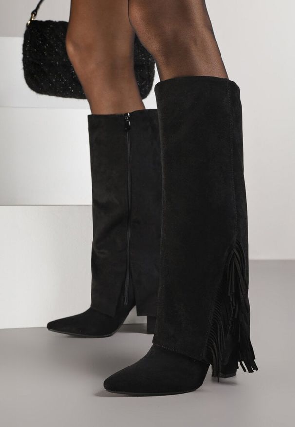 Born2be - Czarne Kozaki na Słupku z Wywiniętą Cholewką z Frędzlami Linadela. Okazja: do pracy, na co dzień, na spotkanie biznesowe. Kolor: czarny. Materiał: satyna, jeans. Szerokość cholewki: normalna. Obcas: na słupku. Styl: klasyczny, casual, elegancki, biznesowy