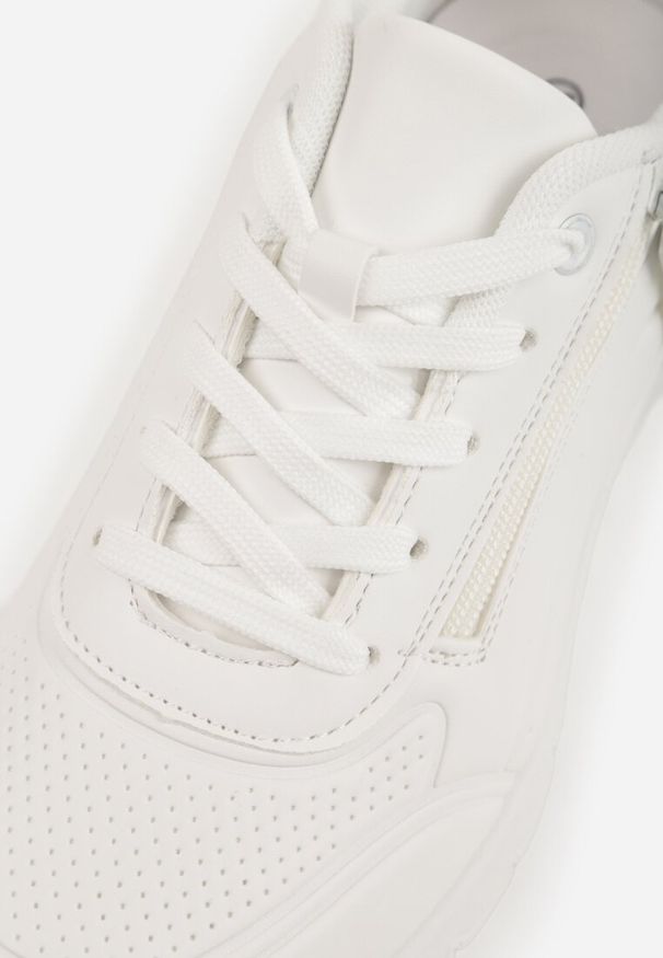 Renee - Białe Sneakersy na Platformie z Przezroczystą Wstawką i Suwakiem z Napisami Valentinae. Okazja: na co dzień. Kolor: biały. Materiał: jeans. Wzór: napisy. Obcas: na platformie. Wysokość obcasa: średni