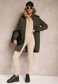 Renee - Ciemnozielona Kurtka do Kolan Pikowana Garle. Okazja: na co dzień. Kolor: zielony. Materiał: jeans, tkanina. Długość: do kolan. Styl: casual, elegancki