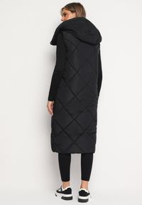 Born2be - Czarna Kamizelka z Pikowaniem Wykończona Kołnierzem i Kapturem Mivianae. Kolor: czarny. Materiał: jeans. Styl: elegancki #4