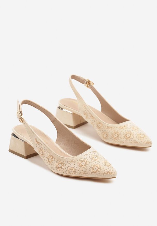 Renee - Beżowe Sandały Vices na Słupku Slingback ze Skórzaną Wkładką i Metaliczną Ozdobą Ciariloria. Okazja: na co dzień. Zapięcie: sprzączka. Kolor: beżowy. Materiał: skóra. Wzór: aplikacja. Obcas: na słupku. Styl: klasyczny, casual, elegancki. Wysokość obcasa: średni