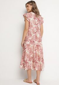 Born2be - Ciemnoróżowa Sukienka z Wiskozą o Rozkloszowanym Kroju z Falbankami w Roślinny Wzór Amoira. Okazja: na co dzień. Typ kołnierza: kołnierz z falbankami. Kolor: różowy. Materiał: wiskoza. Długość rękawa: krótki rękaw. Styl: casual, elegancki #7