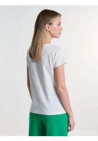 Big-Star - Koszulka damska z haftem na piersi biała Catterta 100. Kolor: biały. Materiał: jeans, bawełna. Długość: długie. Wzór: haft. Styl: elegancki #6