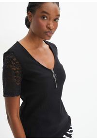 bonprix - T-shirt z prążkowanej bawełny. Kolor: czarny. Materiał: prążkowany, bawełna, koronka. Wzór: prążki, koronka #1
