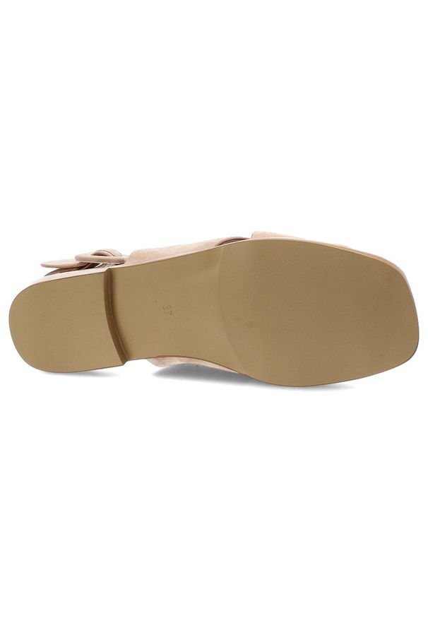 Sandały damskie S.Barski, cholewka ze skóry naturalnej zapinane na sprzączkę płaska podeszwa, beżowe, JC61-1001. Okazja: na co dzień, na spacer. Zapięcie: sprzączka. Kolor: beżowy. Materiał: skóra. Wzór: paski. Sezon: lato. Obcas: na płaskiej podeszwie. Styl: casual