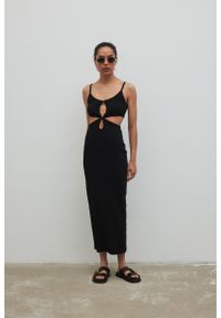 Marsala - Sukienka z ozdobnymi wycięciami w kolorze BLACK - VENDA MAXI-XS/S. Materiał: materiał, bawełna, elastan, dzianina, prążkowany. Długość rękawa: na ramiączkach. Sezon: lato. Styl: wakacyjny. Długość: maxi
