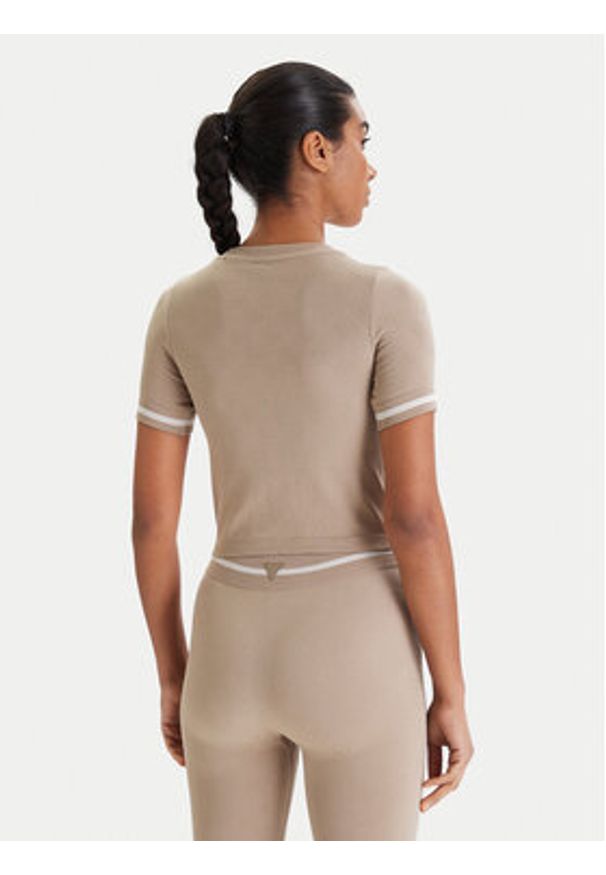 Guess T-Shirt V6RP02 Z4692 Beżowy Slim Fit. Kolor: beżowy. Materiał: syntetyk