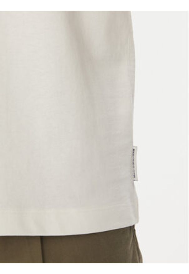 Marc O'Polo Denim T-Shirt 500 0007 261 Écru Oversize. Typ kołnierza: polo. Materiał: bawełna