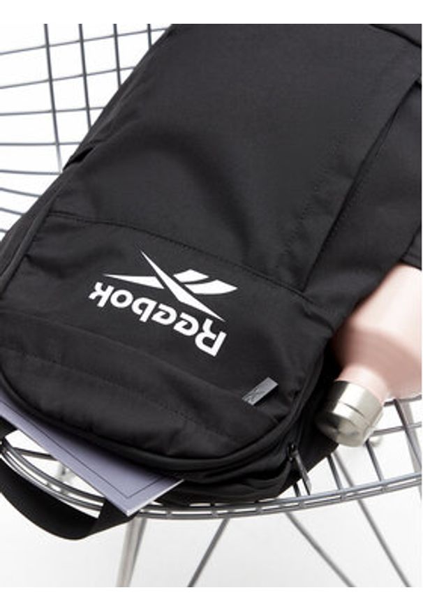 Reebok Plecak RBK-042-CCC-05 Czarny. Kolor: czarny. Materiał: materiał