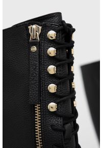 DKNY - Dkny Kozaki K3151485.BGD damskie kolor czarny na platformie. Nosek buta: okrągły. Zapięcie: sznurówki. Kolor: czarny. Materiał: guma. Szerokość cholewki: normalna. Obcas: na platformie #4