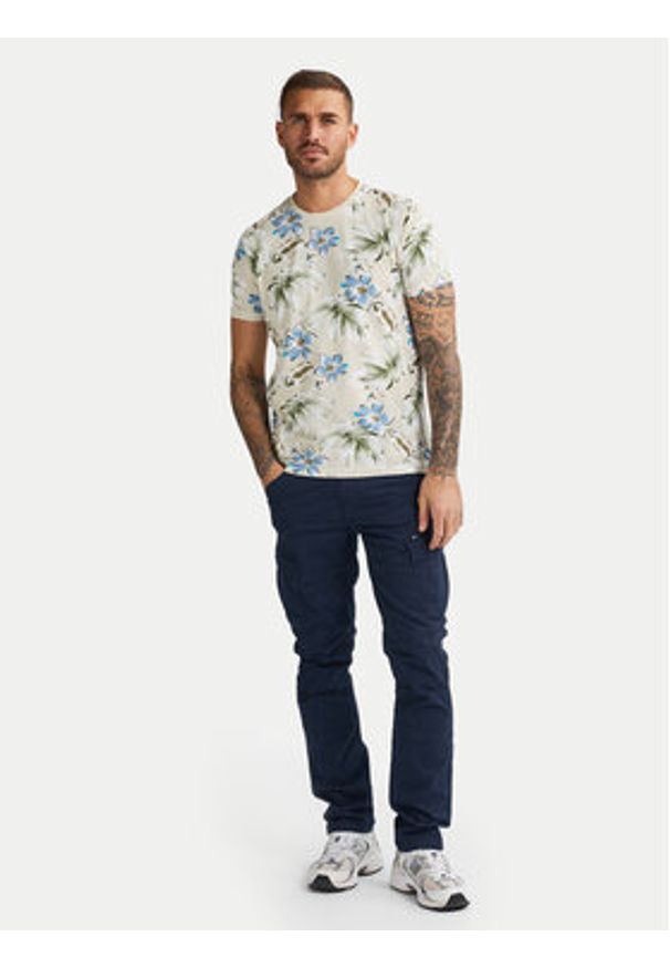 Petrol Industries T-Shirt M-1050-TSR655 Beżowy Regular Fit. Kolor: beżowy. Materiał: bawełna