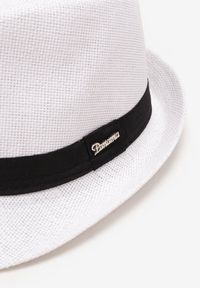 Born2be - Biała Pleciony Kapelusz Fedora z Kontrastową Taśmą Zanatia. Kolor: biały