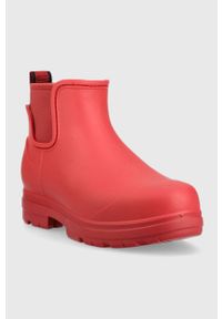 Ugg - UGG kalosze W Droplet damskie kolor czerwony. Nosek buta: okrągły. Kolor: czerwony. Materiał: wełna, włókno, guma #2