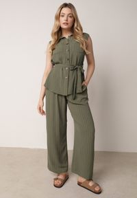 Born2be - Ciemnozielony Wiskozowy Komplet Szerokie Spodnie i Koszula Bez Rękawów z Wiązaniem Zanran. Kolor: zielony. Materiał: wiskoza #1
