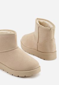 Born2be - Beżowe Wsuwane Śniegowce do Kostki z Imitacji Zamszu Atuvitta. Okazja: na co dzień. Zapięcie: bez zapięcia. Kolor: beżowy. Materiał: zamsz. Styl: casual