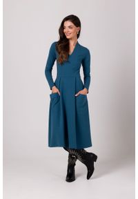 MOE - Rozkloszowana Sukienka z Kieszeniami - Morska. Kolor: morski. Materiał: bawełna, elastan #1