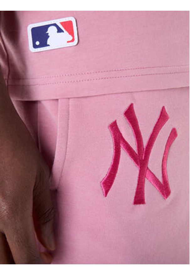 New Era Szorty sportowe New York Yankees MLB League Essential 60596183 Różowy Regular Fit. Kolor: różowy. Materiał: bawełna. Styl: sportowy