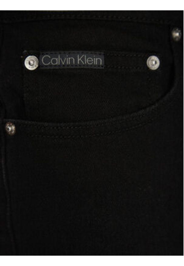 Calvin Klein Jeans Szorty jeansowe J30J327195 Czarny Regular Fit. Kolor: czarny. Materiał: bawełna