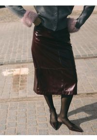 Reserved - Spódnica z imitacji skóry - bordowy. Kolor: czerwony. Materiał: skóra #1